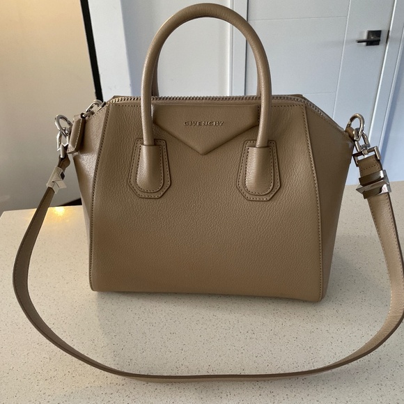 GIVENCHY BIEGE SHOULDER BAG - Picture 2 of 5